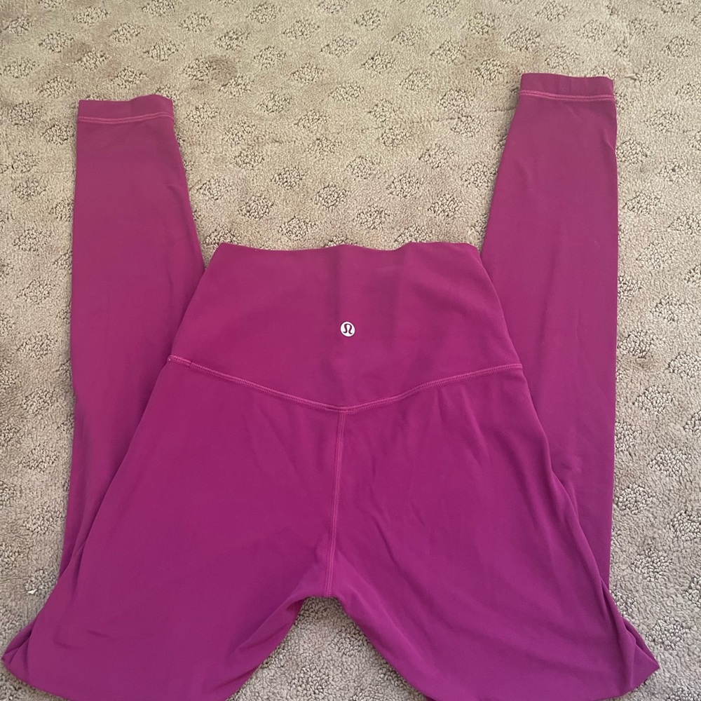 Magenta Lululemon leggings!